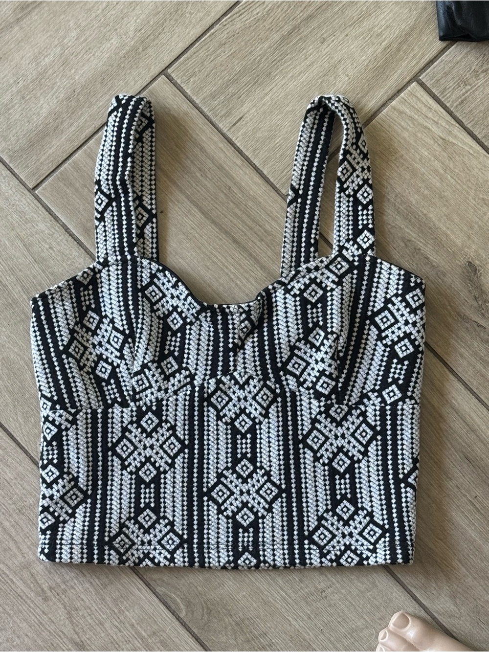 Ginger G Black & White Geometric Crop Top S